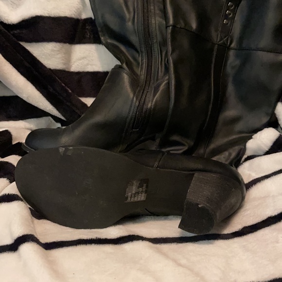 Black high heel boots Size 9 - Picture 2 of 4